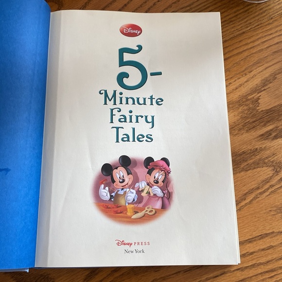 Disney 5-Minute Fairy Tales (5-Minute) Stories In excellent used condition. - Picture 2 of 8